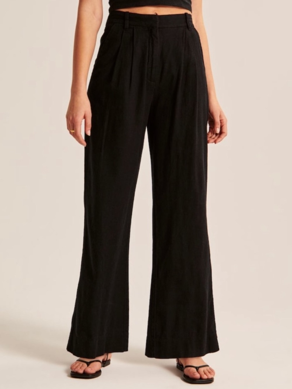 Abercrombie & Fitch Linen-Blend Tailored Wide Leg Pant in Black - Picture 2 of 9